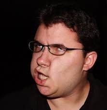 Jowling: Photos of Violently Shaking Heads at Fast Shutter Speeds