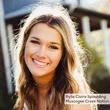 Claire Spaulding's Instagram, Twitter & Facebook