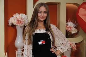 Muzica noua iuliana beregoi, vezi melodii noi cu iuliana beregoi dar si alte colaborari! Vrea Sa Auda Cum Suna Linistea Vezi Cel Mai Recent Videoclip Lansat De Iuliana Beregoi In Ultimile Zile De Vara