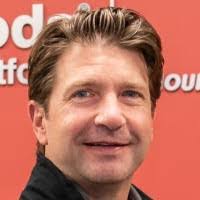 Tom Ennis's Instagram, Twitter & Facebook