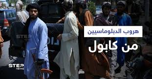 أبو سياف هو لقب مؤسس الجماعة، واسمه عبد الرزاق الجنجلاني، وهو من مسلمي جنوب الفلبين ومن جزيرة باسيلان بالتحديد ينتمي لقبيلة التاسوك، درس العلم الشرعي في جامعة أم القرى في مكة المكرمة وتخرج. Dojo3y4wg7livm