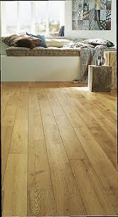 Le parquet massif séduit par sa longévité et la possibilité de le rénover. Parquet Massif Gabrielle Aspect Chene Naturel 30 A 120 X 12 Cm Ep 15 Mm Castorama