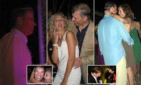 Amerikanerin verklagt den sohn von königin elizabeth ii.eine amerikanerin hat prinz andrew wegen sexuellen missbrauchs. Videos Show Prince Andrew With Women In French Riviera Clubs Daily Mail Online