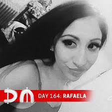 Hi everyone! My name is Rafaela & I am excited to join you