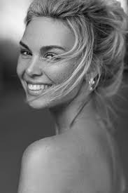 Freckles, real or fake, are one of the biggest trends in natural beauty.  Charming, youthful, and sunny freckles can now be added to selfies using  our newest and hottest Freckles filter. And