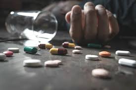 The onset of an overdose caused by fentanyl can occur at a much quicker rate (sometimes within seconds) than heroin and may take multiple doses of naloxone to counteract due to the potency of fentanyl. What To Do If Someone Has An Overdose Vital First Aid Training Services