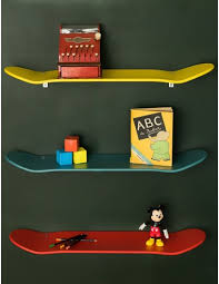 Elle est en pin massif et mdf, laqué satin blanc. Etagere Murale Skate Board Rouge Lecons De Choses