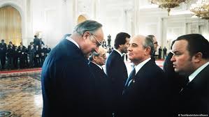 В театре наций выходит спектакль «горбачев». Gorbachev I Nemcy Multimedijnye Publikacii Deutsche Welle Na Russkom Yazyke Dw 02 03 2021