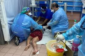 As per 31 december 2016, there is 135 public hospitals and 9 special medical institutions in malaysia accommodate 41,995 beds. Malaysia S Healthcare System Is On The Brink Of Collapse Why Does The Government Have Its Head In The Sand