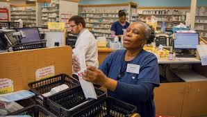 How much do pharmacy technicians make? Apprenticeship Training For Becoming A Cvs Pharmacy Technician Pharmacytechniciansalary411