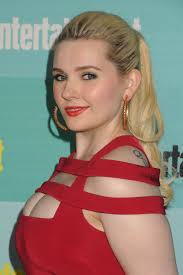 Abigail Breslin - Free pics, galleries & more at Babepedia