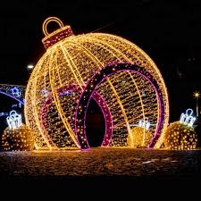 Make a grand statement with large outdoor christmas decorations. Outdoor 3d Ip65 Large Exterior Christmas Ornaments Giant Walk Through Commercial Christmas Bauble Decoration For Winter Displays Buy Large Exterior Christmas Ornaments Ip65 Giant Walk Through Christmas Props Commercial Christmas Decoration Product On