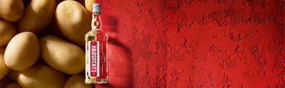 Earthy, buttery flavour with a long naturally sweet finish. Luksusowa Polish Potato Vodka Ethically Sourced And Award Winning 70cl 40 1177 Amazon Co Uk Grocery