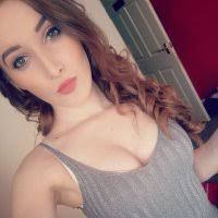 Danielle Mudd's Instagram, Twitter & Facebook