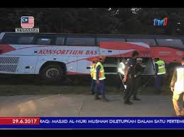 Berita kemalangan bas rempuh kereta selepas terowong menora. Kemalangan Bas Terbabas Pemandu Dan Seorang Penumpang Maut 29 Jun 2017 By Berita Rtm