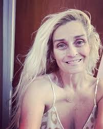 Kimberly Booth's Instagram, Twitter & Facebook