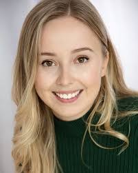 Tara Lucas's Instagram, Twitter & Facebook