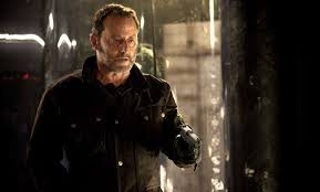 Az elmúlt három évben már visszavonultan, békésen él a hírhedt gengszter, charly mattei (jean reno). 22 Loves