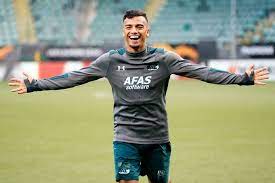 Owen wijndal (born 28 november 1999) is a dutch footballer who plays as a left back for dutch club az alkmaar, and the netherlands national team. Bravouremannetje Wijndal Maakt Zijn Woorden Waar Nederlands Voetbal Ad Nl