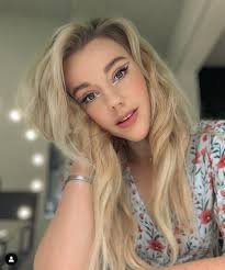 Юлианна караулова / yulianna karaulova, москва. Yulianna Karaulova V Bikini Pokazala Idealnuyu Formu Foto Shou Biznes Metro