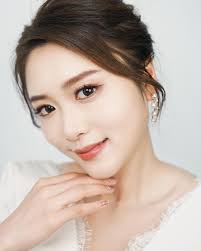 Scarlett Lam 芯寧| 苦與樂都有趣人間都值得來這一回ヾ(*´∀ ˋ*)ﾉ🌈Studio: @location.hkstudio  🌈Photography: @ken613 🌈Makeup: @sharons_mua 🌈Hair: @beonehair