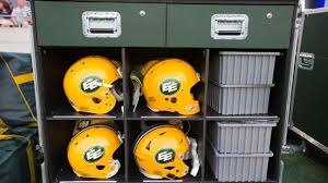 The edmonton elks logo shows a green and white elk head on a gold and green shield, a single large antler above in green. Edmonton Cfl Franchise Changes Name To Elks