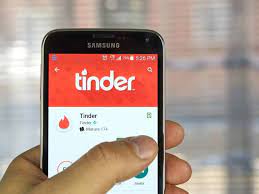 Photo verification is now rolling out to tinder members worldwide. Coming Soon To Tinder Dates Panic Buttons And Safety Check Ins Wsj