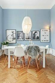 Skandinavisches Design Im Esszimmer Weisses Mobel Set Und Hellblaue Wande Esszimmer Weiss Hellblaue Wande Skandinavisches Design