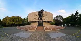 Se expone de forma representativa los juegos completos de armadura élite del jugador. Monumento Sovietico A La Resistencia Burgas De La Era Foto De Archivo Imagen De Comunista Monumentos 130392786