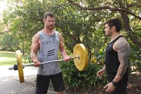 Chris hemsworth showed off his massive arm muscles in a shirtless snap with his stunning wife elsa pataky, in a tribute post on her birthday. Steal Thor S Arm Workout Direct From His Personal Trainer Men S Health Magazine Australia