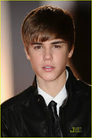Pictures of Justin Bieber at the Brit Awards 2011 Red Carpet