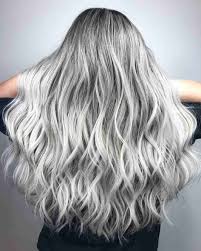 Haare Silber Farben 70 Stylische Inspirationen Und Viele Pflegetipps In 2020 Haare Silber Farben Silberne Haarfarben Graue Haarfarben