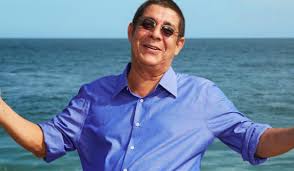 Zeca pagodinho diverte seguidores ao mostrar look de inverno cantor usa meias, gorro, roupão azul, chinelo e óculos em casa e zoa: Zeca Pagodinho E Destaque No Festival De Inverno Do Rio Portal Sucesso