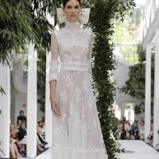 Loungekleid in lässiger form, mit weiten fledermausärmeln, modischer carmenausschnitt bei otto. Brautkleider Mit U Boot Ausschnitt Zauberhafte Klassiker So Schon Wie Nie