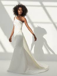 See more of stephen curry on facebook. Amsale Wedding Dresses From Fall 2020 Bridal Fashion Week