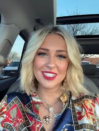 Hi! My wedding will be located in Eunice, La! NOT A PICTURE OF ME I am  looking for a hair stylist for my bridal party! I also really want someone  who will