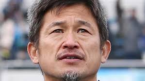 Joueur de basket joueur de foot joueur de tennis métier football. Japon A Bientot 53 Ans Le Plus Vieux Footballeur Professionnel En Activite Prolonge Son Contrat