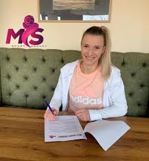 Echipa de handbal feminin csm bucuresti a anuntat, vineri, despartirea de jucatoarea norvegiana nora mork, care a solicitat incheierea contractului din cauza unor probleme de sanatate in familia sa. Transferuri Liga NaÈ›ionalÄƒ FemininÄƒ Sezonul 2019 2020 Csm Slatina A Transferat O Pe Daniela Corban Corona È™i A Adus ExtremÄƒ Din Macedonia Handbal Volei