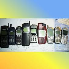 Der Dachboden Ist Eine Wahre Fundgrube Nokia 2110i 1994 Siemens C25 1999 Siemens C30 2001 Nokia 8110i 1997 Blackberry Phone Electronic Products Phone