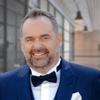 Casey Lessard's Instagram, Twitter & Facebook