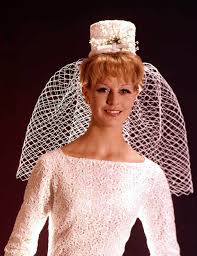 This 1960 hair is another take on vidal sassoon' '60s grace coddington famous haircut. The History Of Bridal Hairstyles Evolution Of Bridal Hair