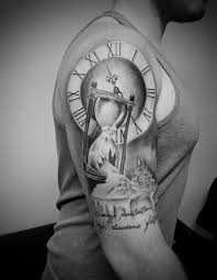 30 Broken Sanduhr Tattoo Designs Fur Manner Time Ink Ideen Tattoo Sanduhr Manner Ideen Designs Br In 2020 Sanduhr Tattoo Sanduhr Tattoo Design Sanduhr Tattoo Mann