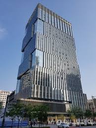 종합금융그룹으로서 kb금융지주 산하에 kb국민은행, kb증권, kb손해보험, kb국민카드, 푸르덴셜생명, kb자산운용, kb캐피탈, kb생명보험, kb부동산신탁, kb저축은행, kb인베스트먼트, kb데이타시스템, kb신용정보를 계열사로 두고 있습니다. Kbì¦ê¶Œ ì¡°ì§ ê°œíŽ¸ Ib ë¶€ë¬¸ í™•ëŒ€ ê³ ê°ë³¸ë¶€ í†µí•© ë¨¸ë‹ˆíˆ¬ë°ì´