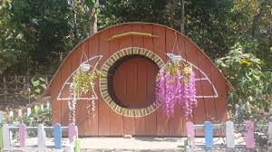 Lokasi yang akurat sudah tersedia di google maps. Taman Sakura Naura Discover Bayat