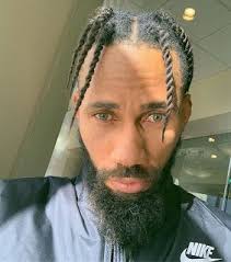 Download phyno songs, singles and albums on mp3. You Are A Tribal Fool Phyno Runs Mad On Twitter After Popular Blogger Did This To Him Photos Studio Album News Studio Popular