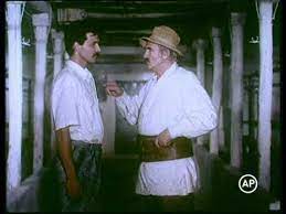 Her beauty attracts local suitors. O VarÄ Cu Mara La Tvr Moldova Youtube