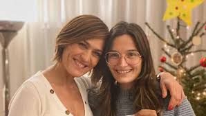 Foi o líder do partido aliança até 26 de setembro de 2020. Fatima Lopes Apresenta Filha Adotiva Aos Seguidores Conquistou Me Pela Docura