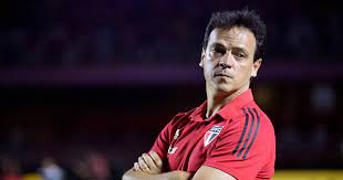 Fernando diniz silva (born 27 march 1974), known as fernando diniz, is a brazilian retired footballer who played as a midfielder, and is the manager of. Fernando Diniz Tem Somente 37 1 De Aproveitamento Em Times No Brasileirao Tnt Sports