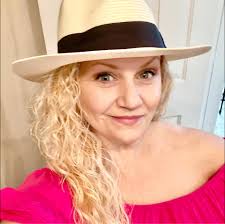 Great news, outdoor explorers! The Swinging Bridge at Greenleaf State Park,  Cabins & Discovery Center has officially reopened! Ready to brave this  thrilling Oklahoma State Parks feature? Click the link below to