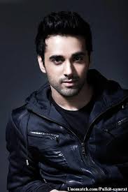 What celebs couldn't suceed as an actor despite having the looks? :  r/BollyBlindsNGossip